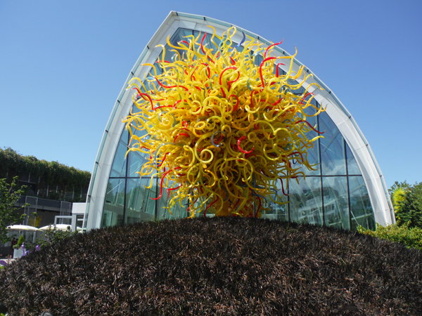 spaghetti  sculpture and the Glasshouse